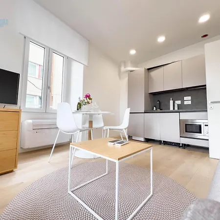 Marco Polo 26 Tirabora Short Rent * 的里雅斯特