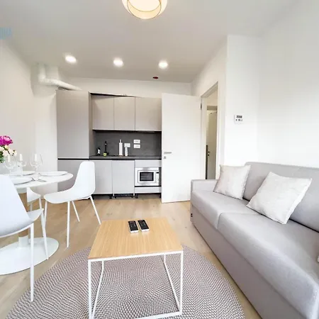 Marco Polo 26 Tirabora Short Rent