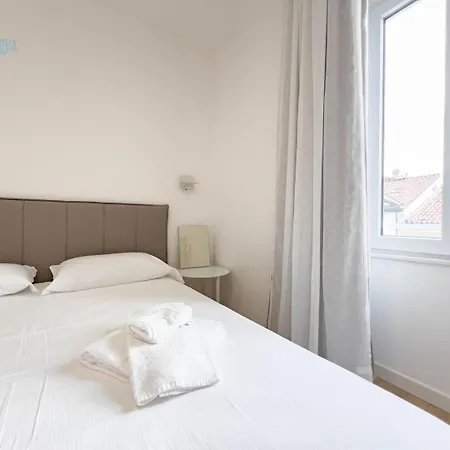 Marco Polo 26 Tirabora Short Rent Apartmán